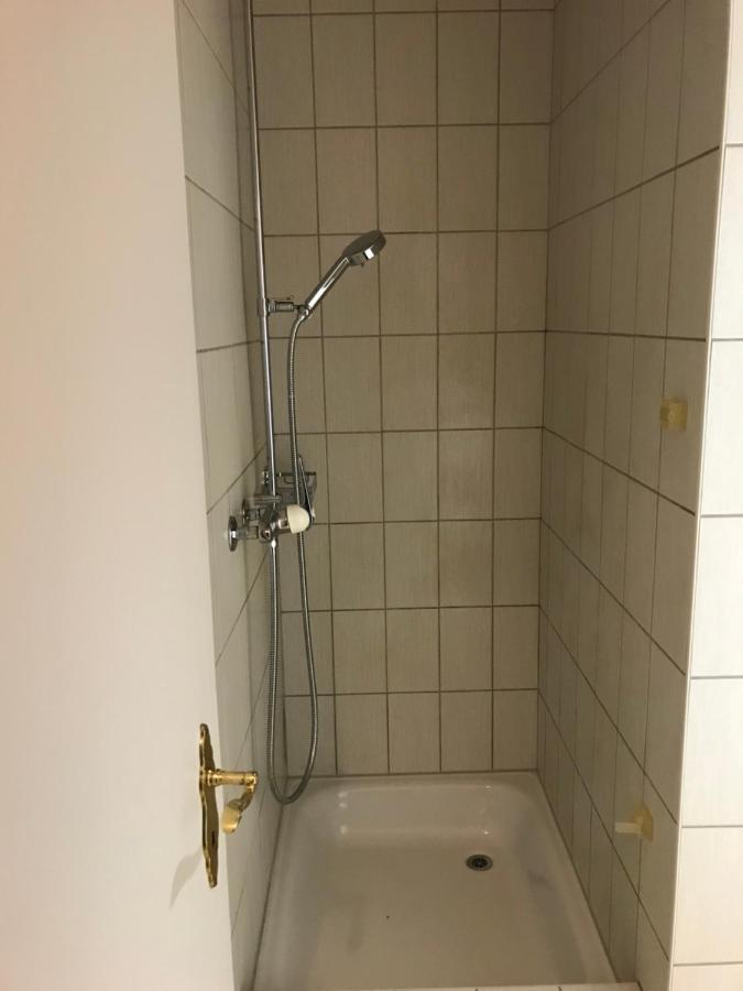 Simple Studio 36M2 In The Center Of Burgdorf Private Parking Small Bathroom ภายนอก รูปภาพ